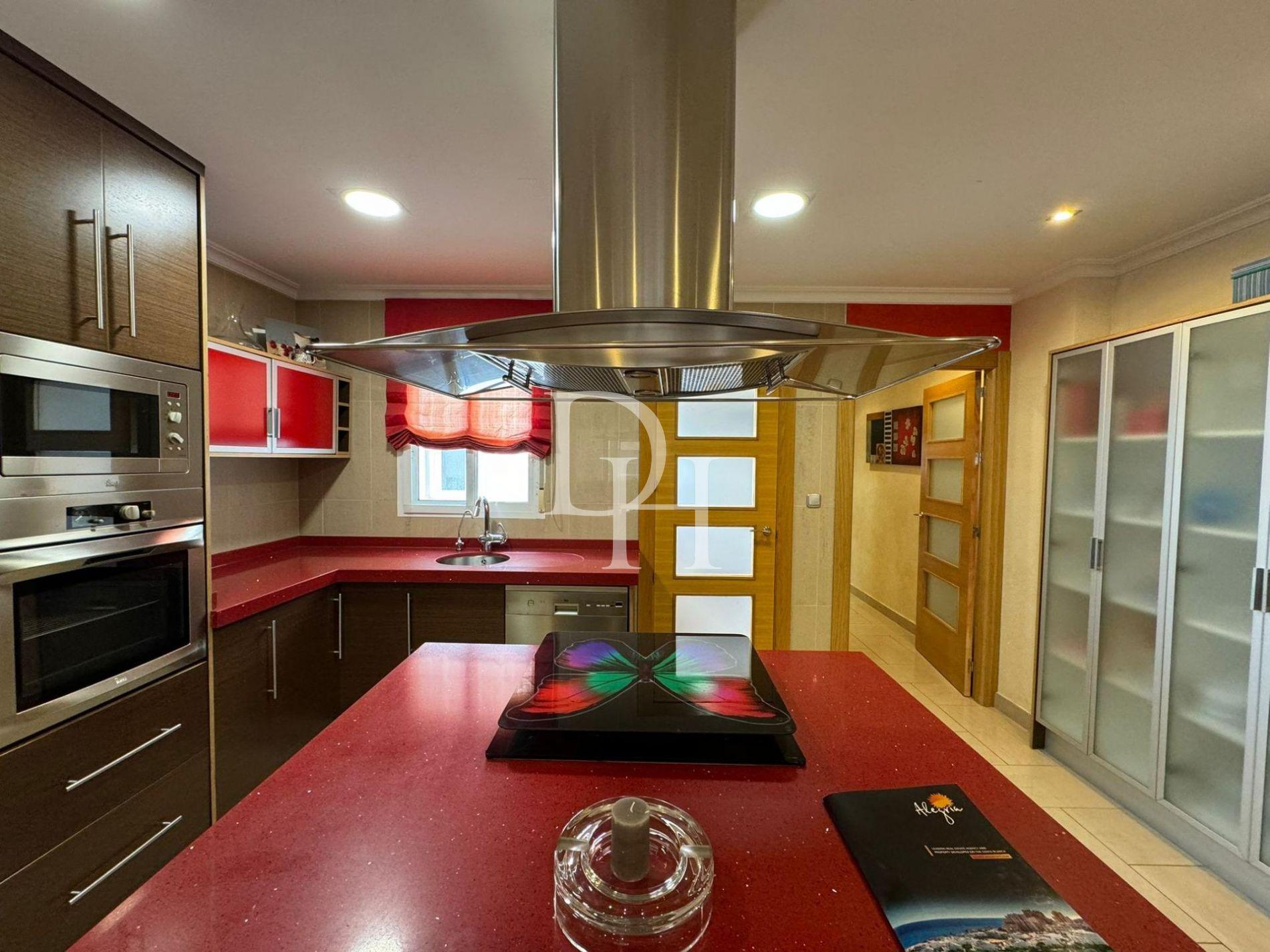 Apartments, Spain, Valencia region, Torrevieja, 175 000 € photo 12