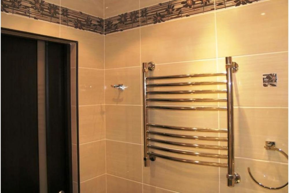 Установка полотенцесушителя в ванной комнате на Пхукете - Ref: 9700 фото 1