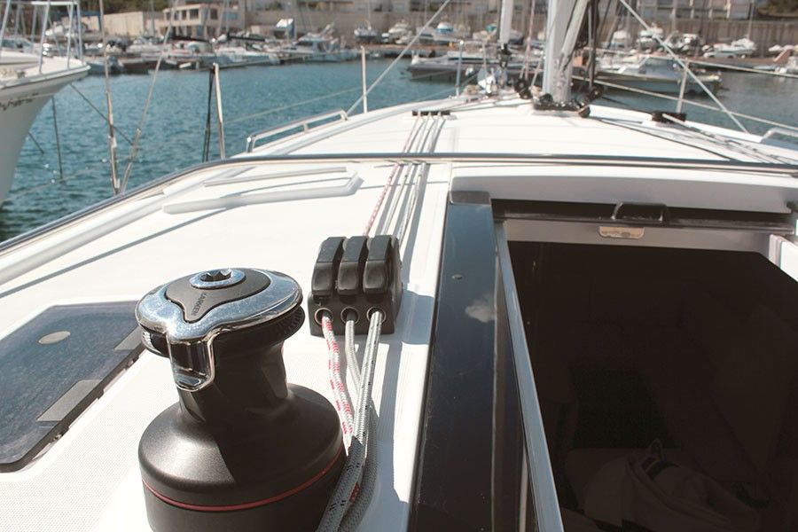 Аренда яхты - Beneteau Oceanis 41.1 на Майорке - 750€ - Ref: 9707 фото 3