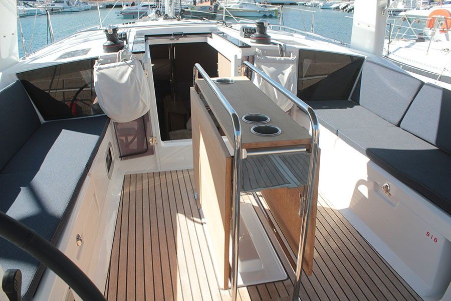 Аренда яхты - Beneteau Oceanis 41.1 на Майорке - 750€ - Ref: 9707 фото 4