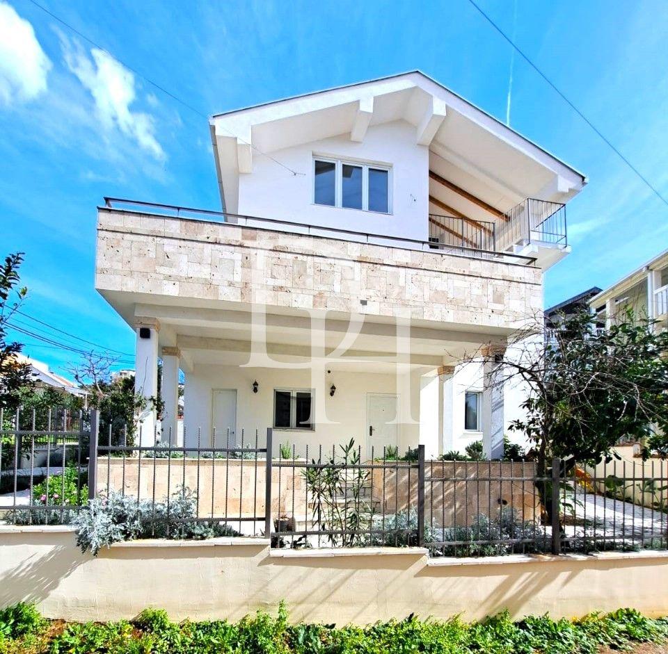 House / Villa, Montenegro, С. Bar, Uteha, 225 000 € photo 1