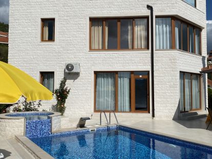 Коммерческая / Отель, Черногория, О. Херцег-Нови, Герцег-Нови, 700 000 € фото 11
