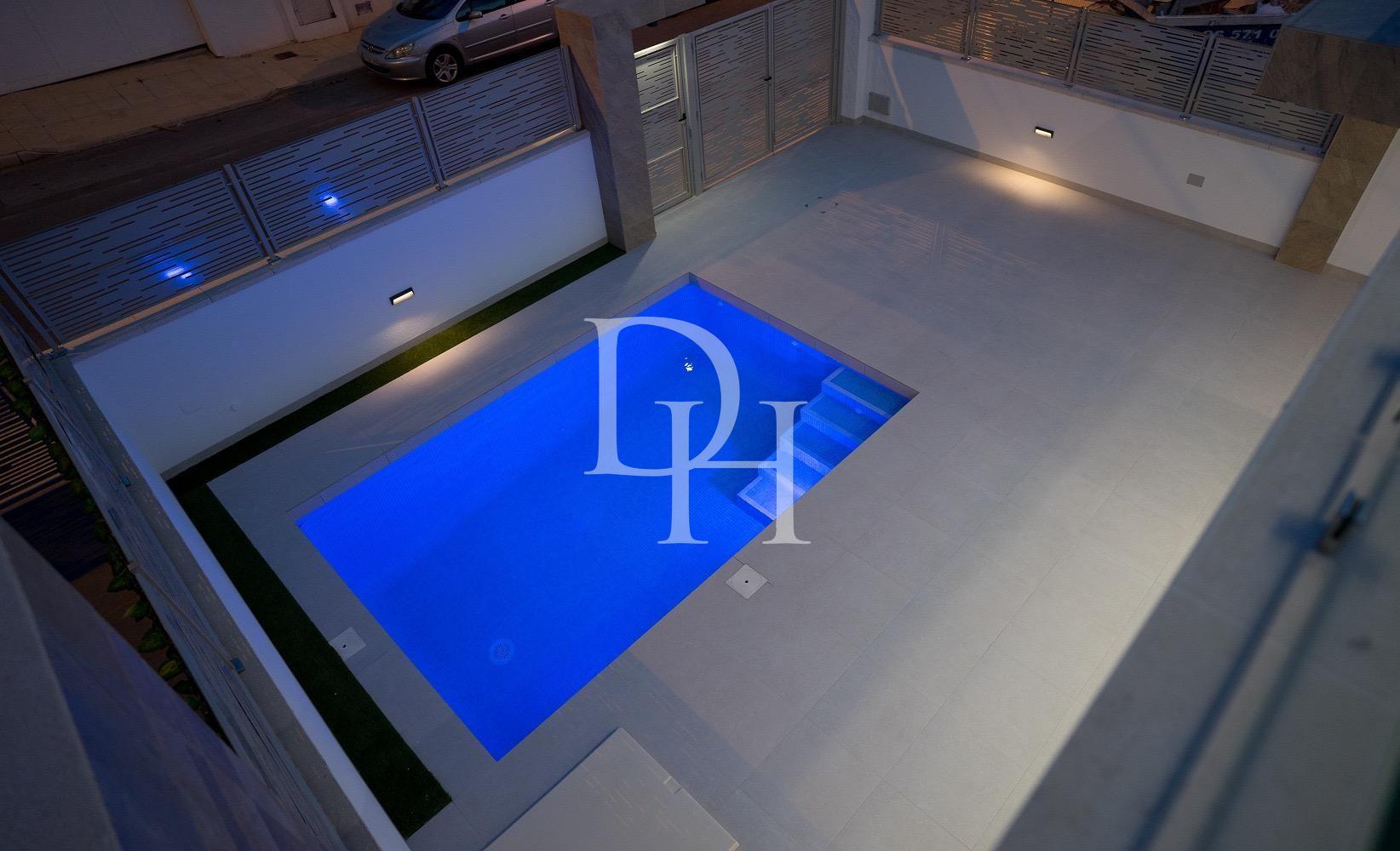 Дом / Таунхаус, Испания, регион Валенсия, Торревьеха, 399 500 € фото 13