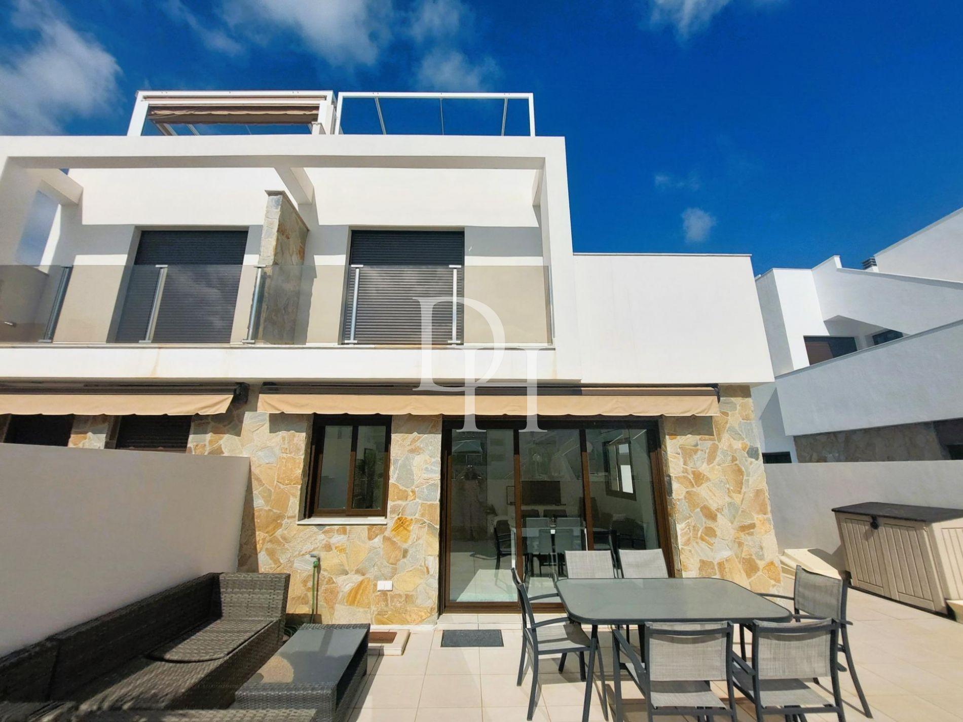 Дом / Таунхаус, Испания, регион Валенсия, Торревьеха, 279 000 € фото 4