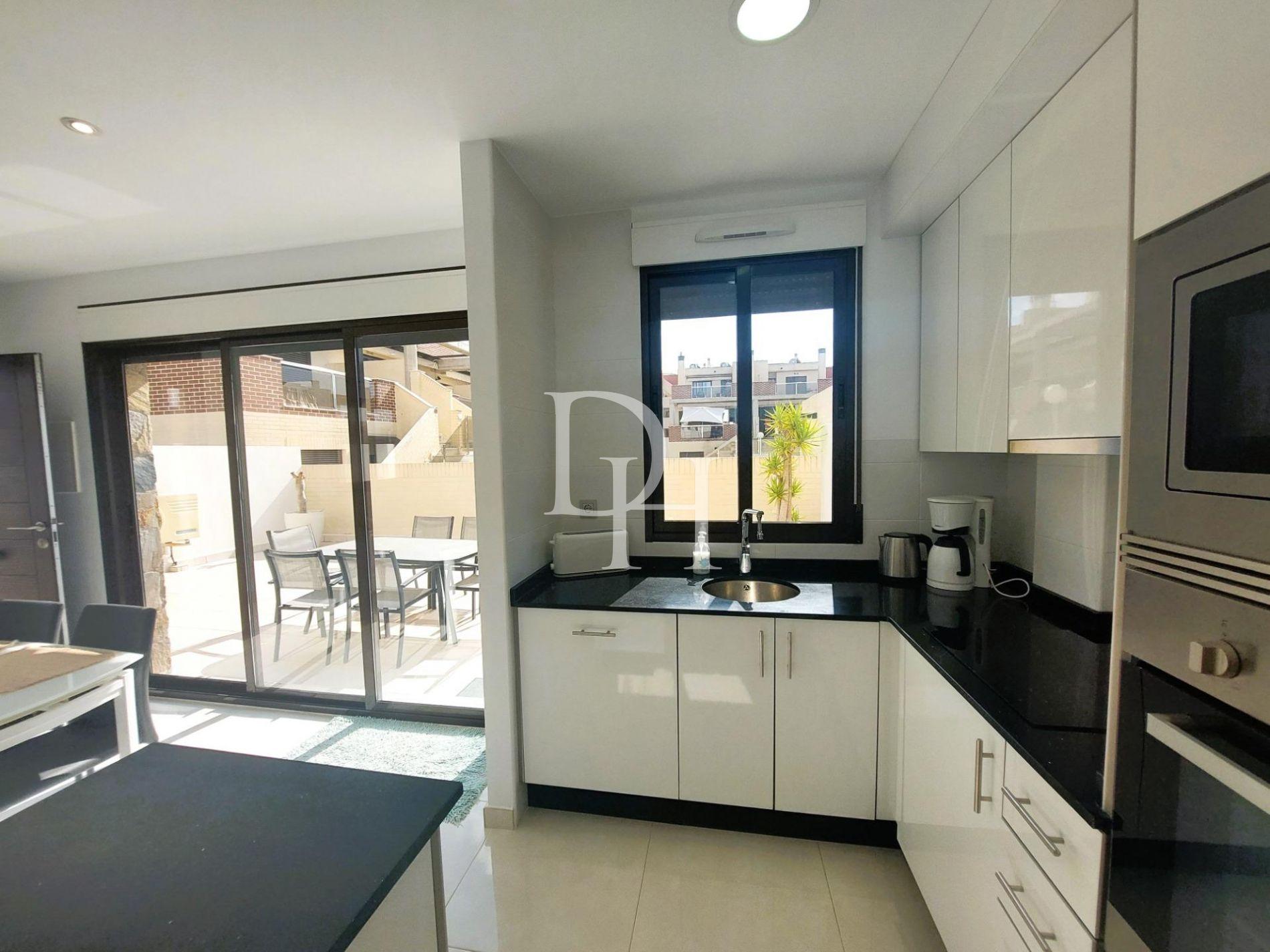 Дом / Таунхаус, Испания, регион Валенсия, Торревьеха, 279 000 € фото 9