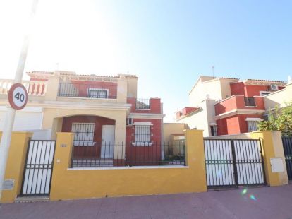 House / Townhouse, Spain, Valencia region, Torrevieja, 235 000 € photo 2