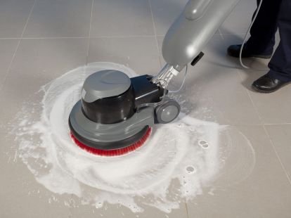 Dry cleaning of floor coverings (ID:9828)