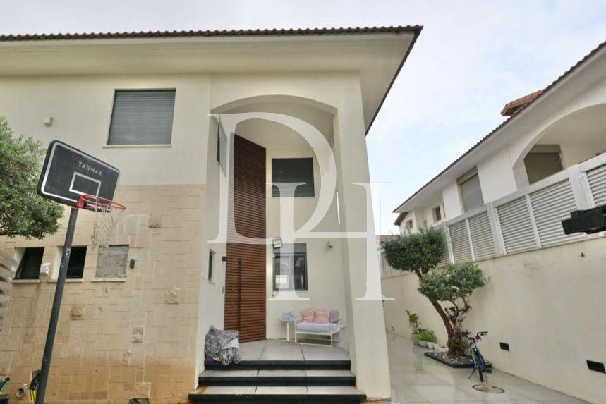 House / Townhouse, Israel, Tel Aviv District, Tel Aviv, 2 000 000 € photo 8