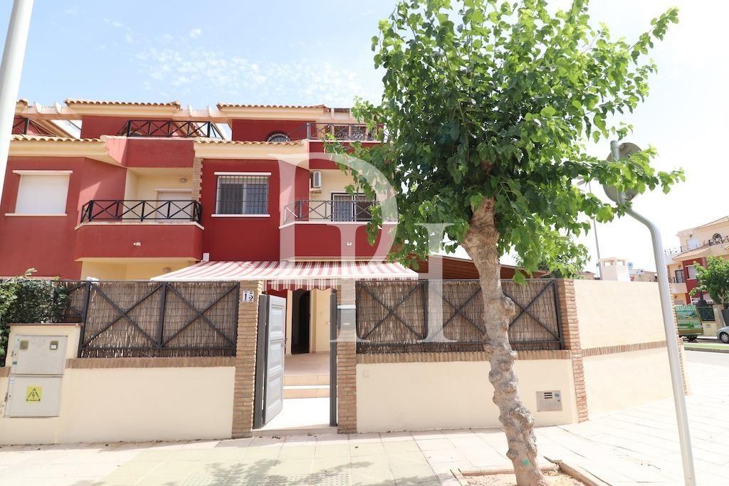 House / Townhouse, Spain, Valencia region, Torrevieja, 340 000 € photo 2