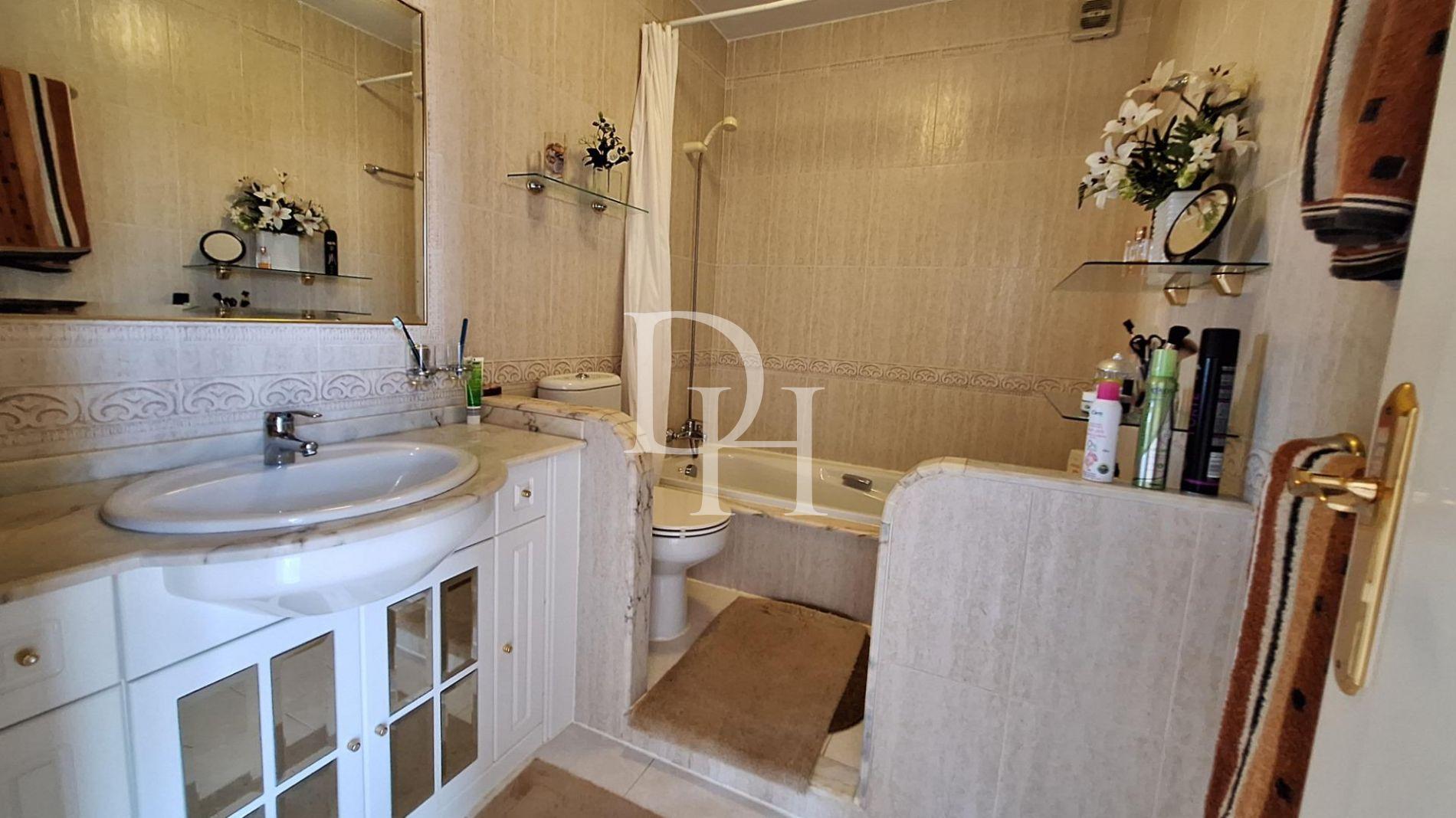 Дом / Таунхаус, Испания, регион Валенсия, Торревьеха, 189 900 € фото 12