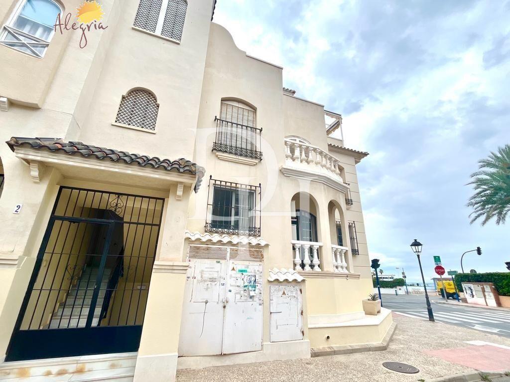 Дом / Таунхаус, Испания, регион Валенсия, Торревьеха, 189 900 € фото 2
