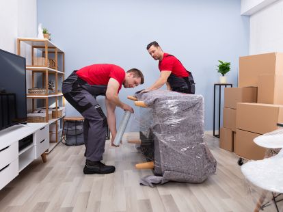 Rearranging furniture in an apartment or office (ID:10150)