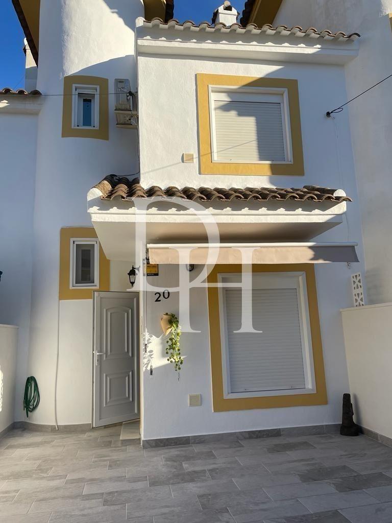 Дом / Таунхаус, Испания, регион Валенсия, Торревьеха, 185 000 € фото 1