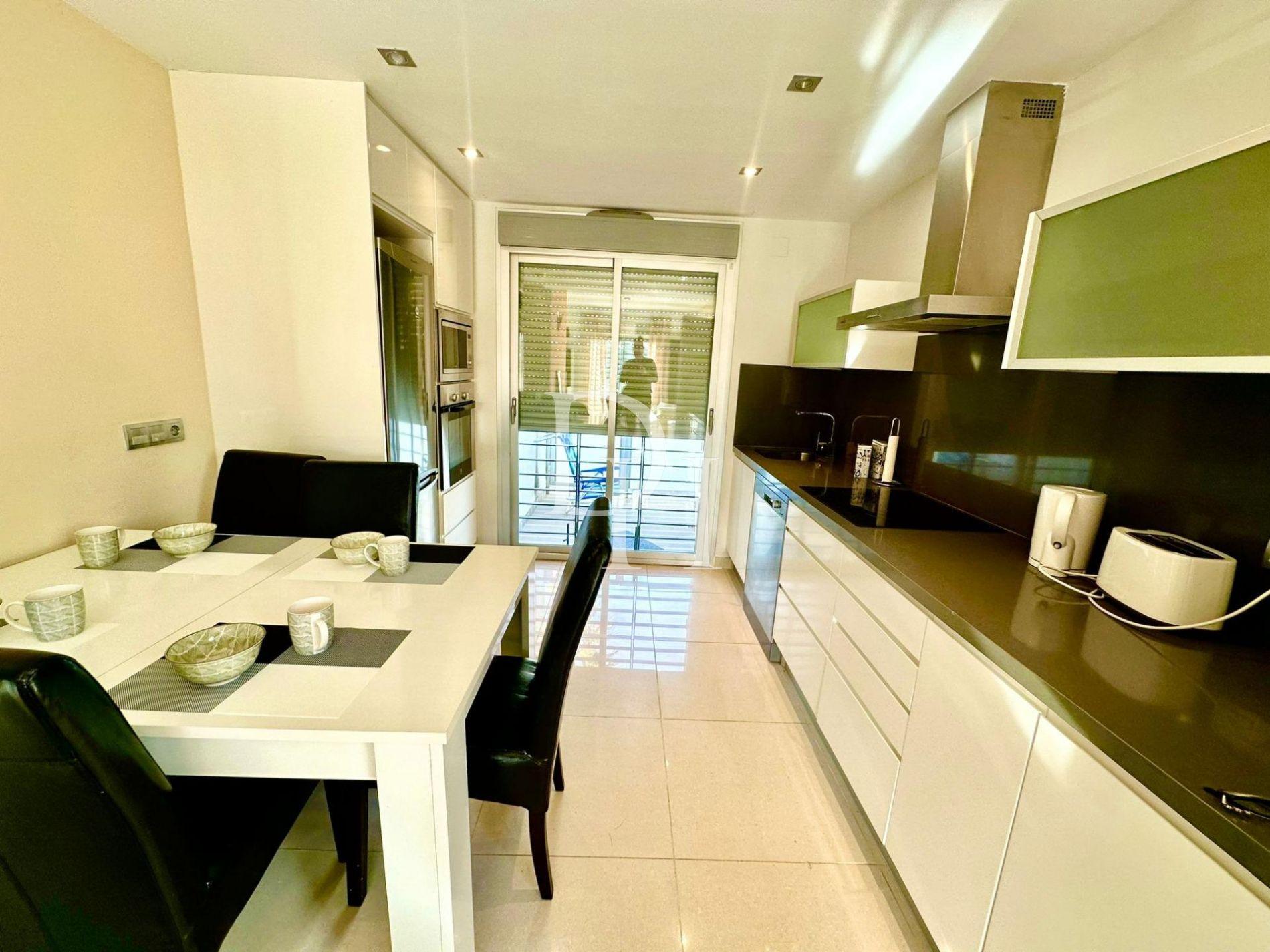 Дом / Таунхаус, Испания, регион Валенсия, Торревьеха, 189 900 € фото 8