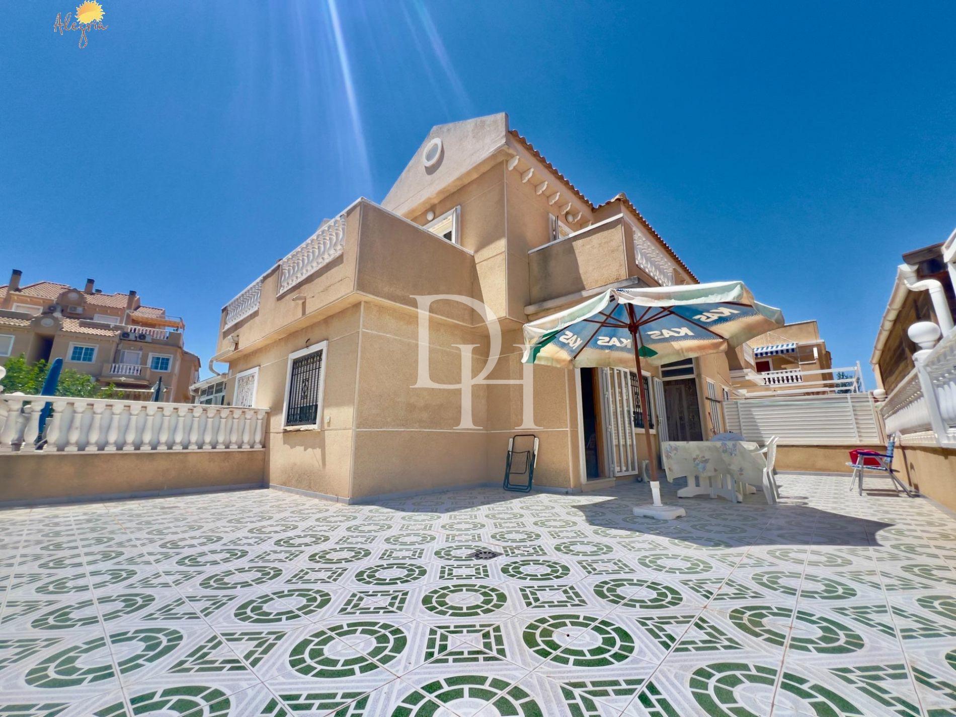 House / Townhouse, Spain, Valencia region, Torrevieja, 179 900 € photo 1