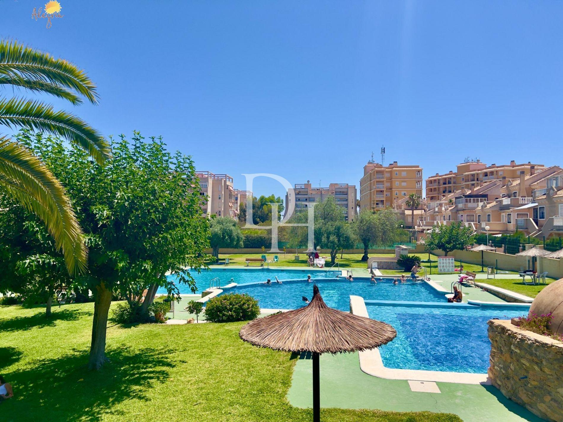 House / Townhouse, Spain, Valencia region, Torrevieja, 179 900 € photo 4