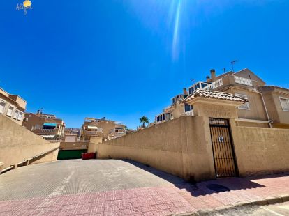 House / Townhouse, Spain, Valencia region, Torrevieja, 179 900 € photo 2