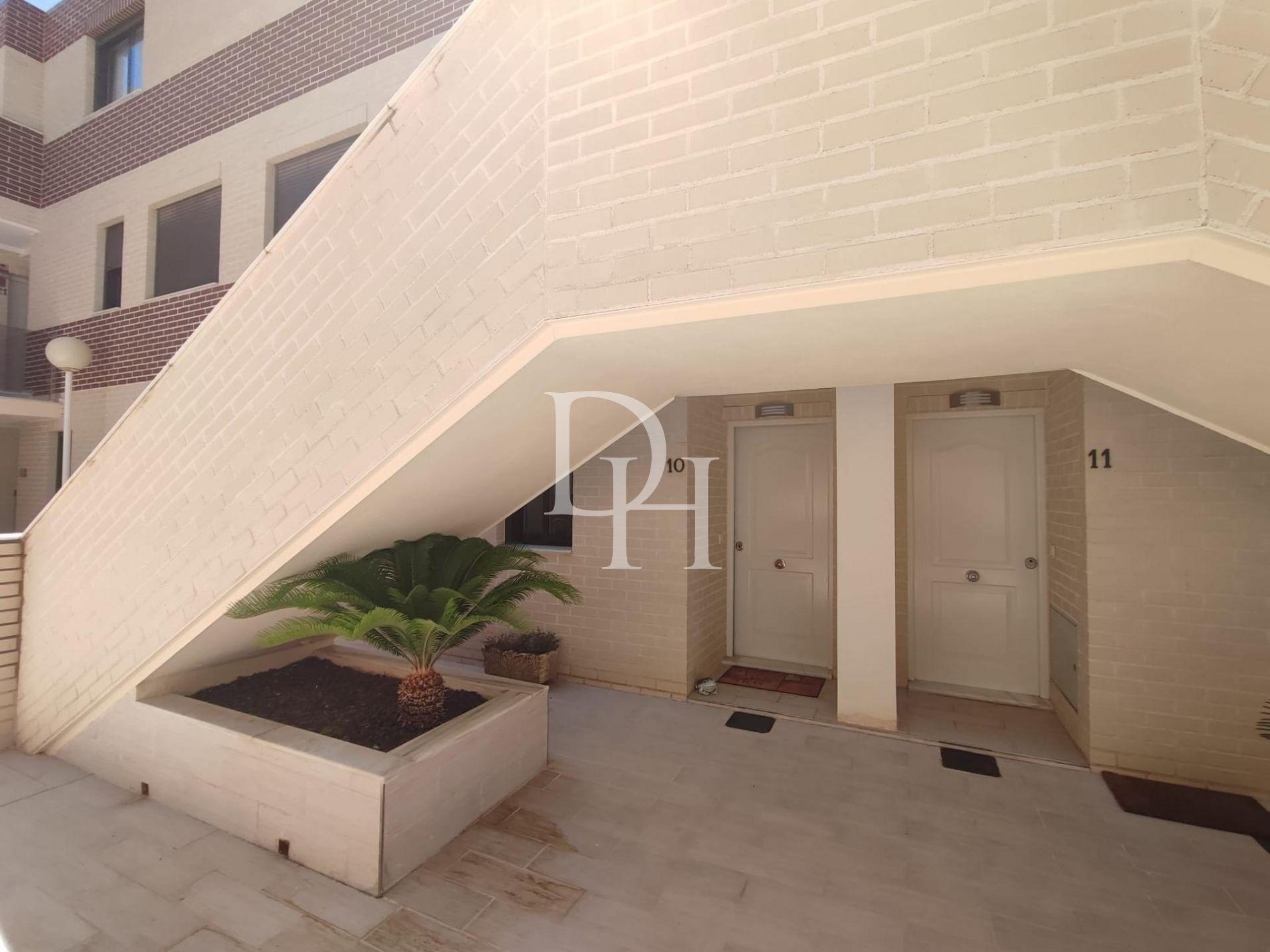 Дом / Таунхаус, Испания, регион Валенсия, Торревьеха, 172 000 € фото 2