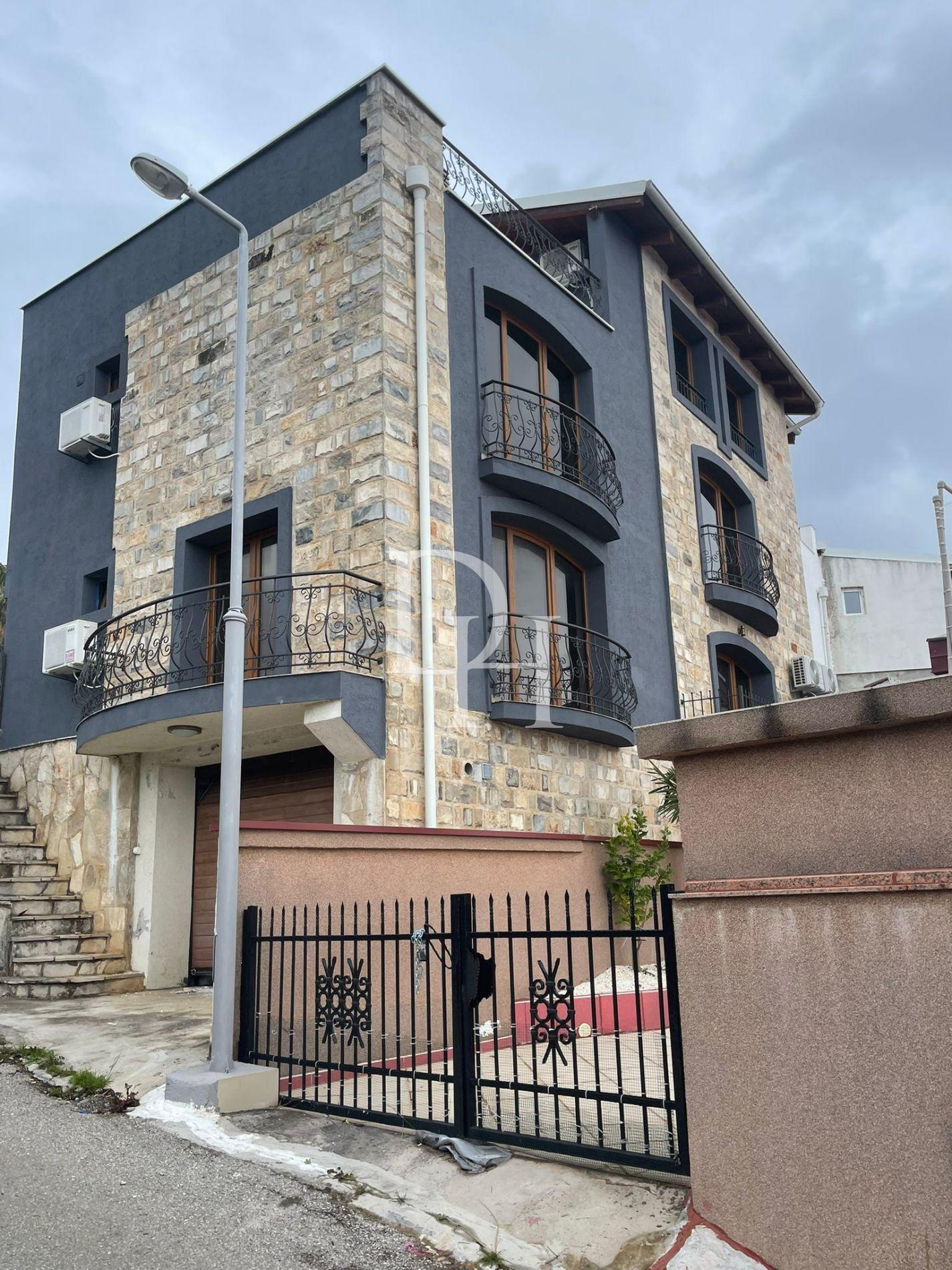 House / Villa, Montenegro, C. Budva, Becici, 450 000 € photo 1