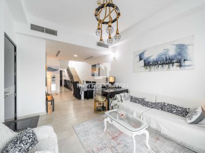 Townhouse in Jumeirah, UAE for 3 750 000Dh (ID:67288)