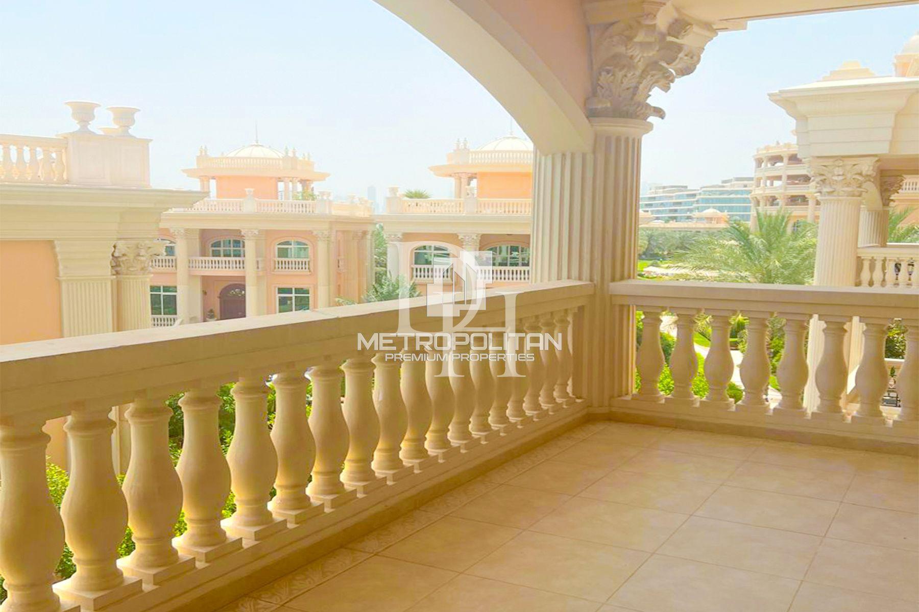 Apartments, UAE, Emirate of Dubai, Palm Jumeirah, 4 850 000 Dh photo 1