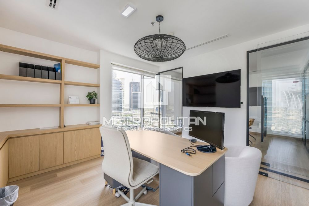 Недалеко от торгового центра Dubai Mall / Burj Khalifa в Дубае - 250000Dh - Ref: 10560 фото 5