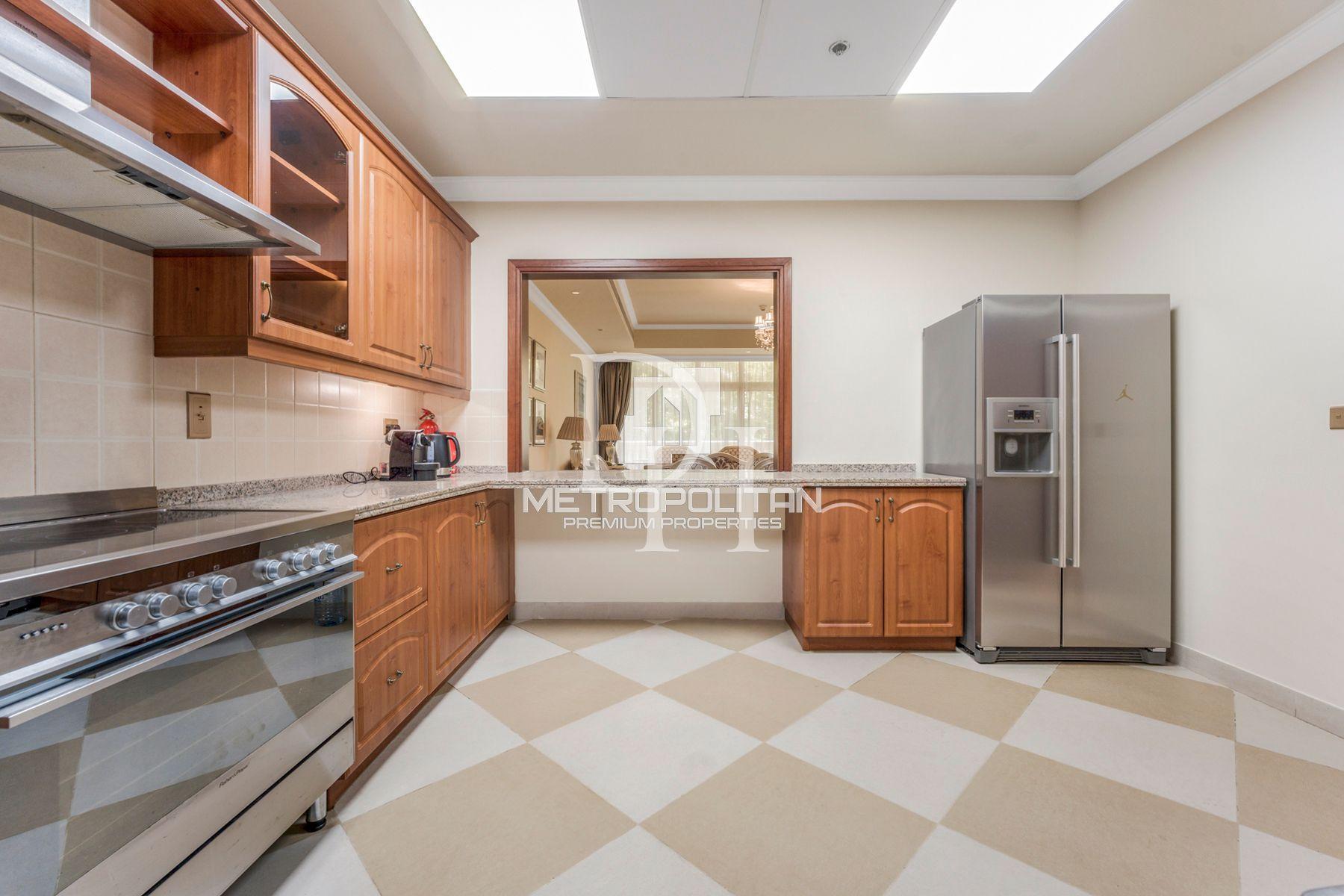 Apartments, UAE, Emirate of Dubai, Palm Jumeirah, 9 500 000 Dh photo 1