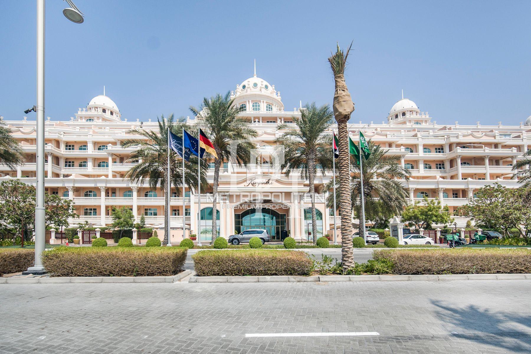 Apartments, UAE, Emirate of Dubai, Palm Jumeirah, 9 500 000 Dh photo 2