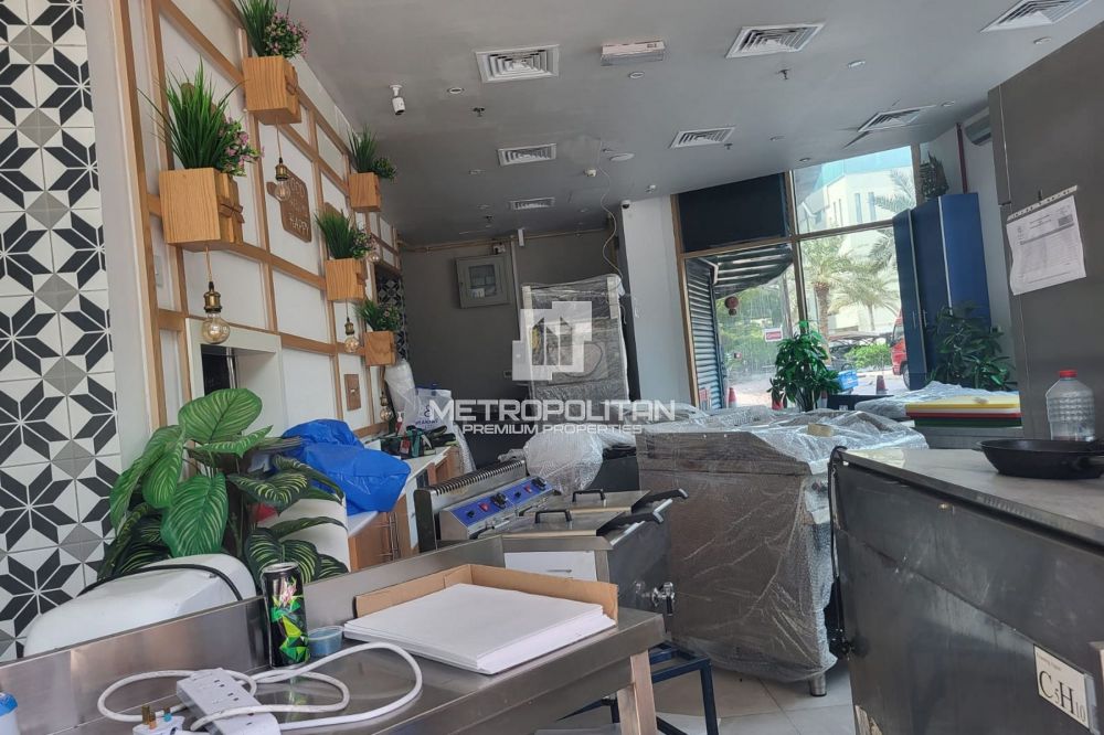 Расположенный на Шейх-Зайд-роуд, небоскреб DXB Tower в Дубае - 516000Dh - Ref: 10611 фото 1