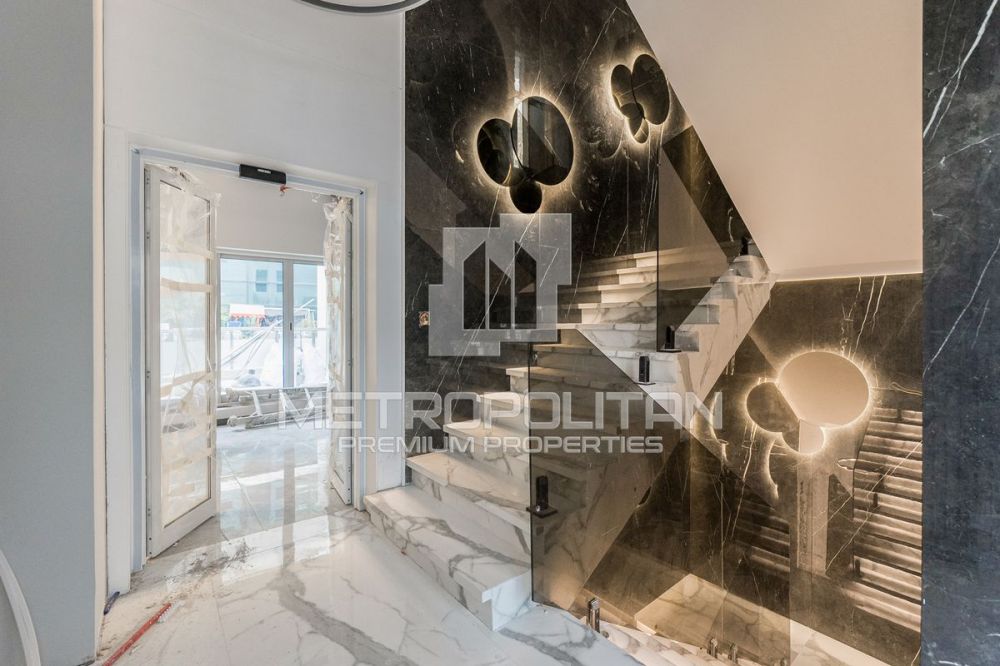 Класса люкс в бутик-отеле Plaza 13 в Дубае - 550000Dh - Ref: 10862 фото 1