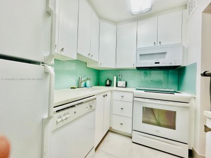 Apartments, USA, Florida, Miami, 299 000 $ photo 15