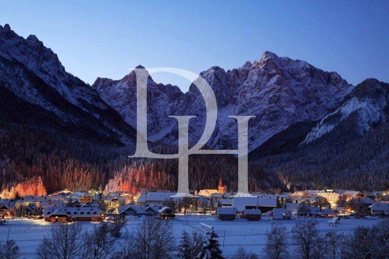 Commercial property / Hotel, Slovenia, Gorenska, 3 950 000 € photo 1