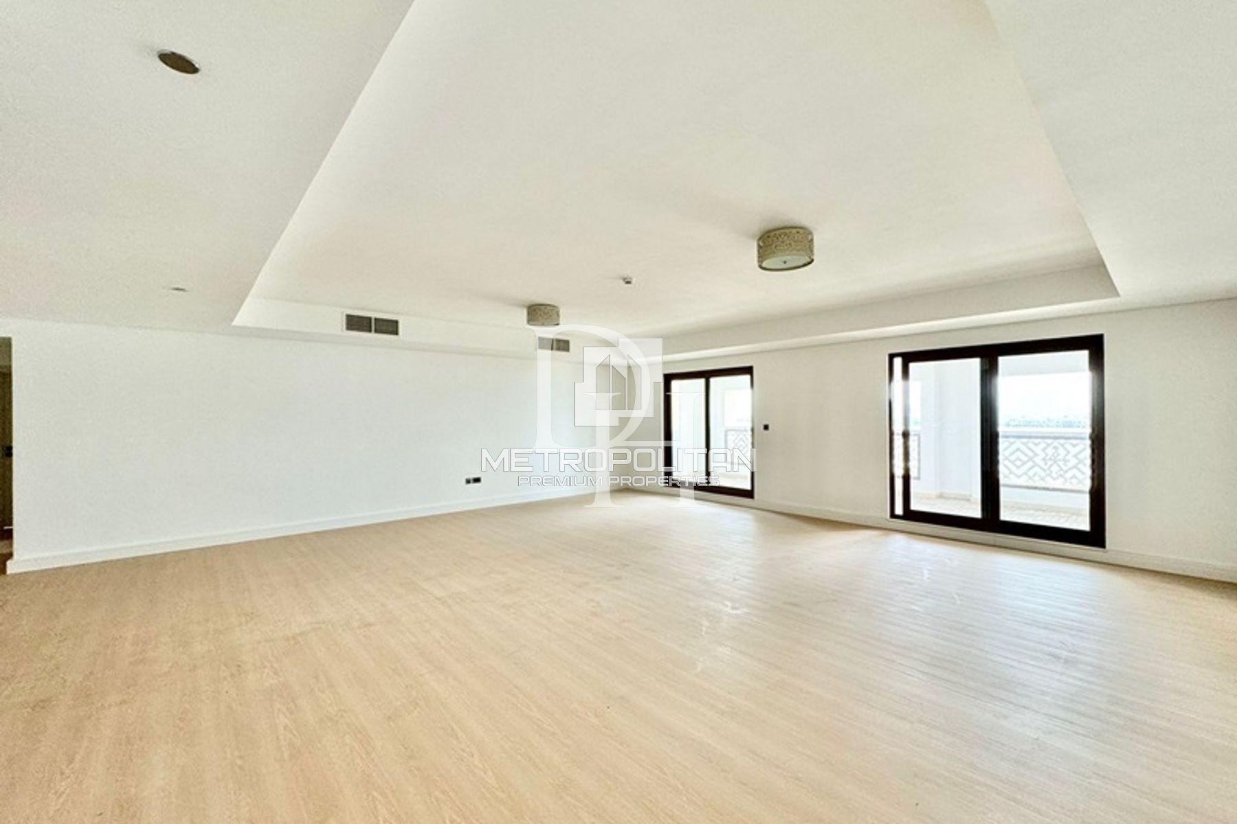 Apartments, UAE, Emirate of Dubai, Palm Jumeirah, 10 500 000 Dh photo 1