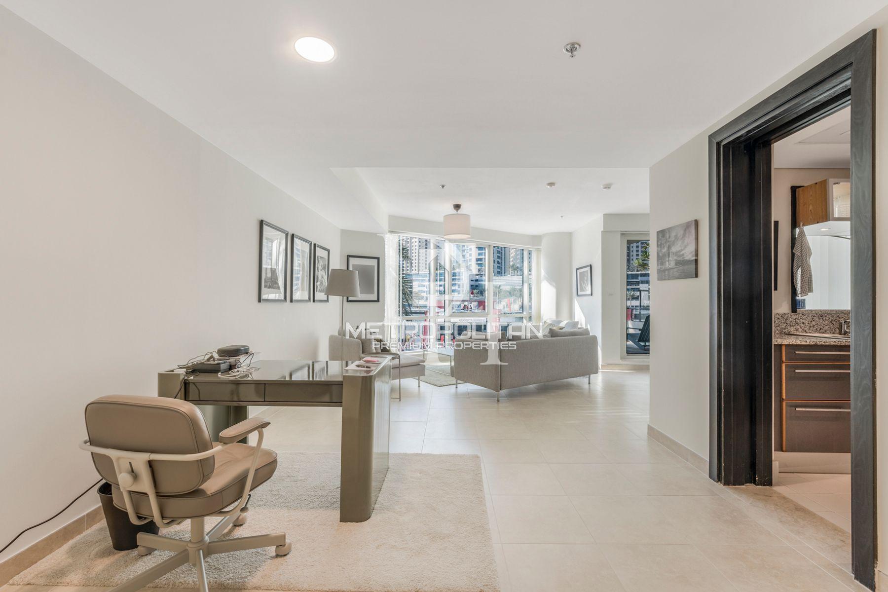 Apartments, UAE, Emirate of Dubai, Dubai Marina, 2 450 000 Dh photo 1