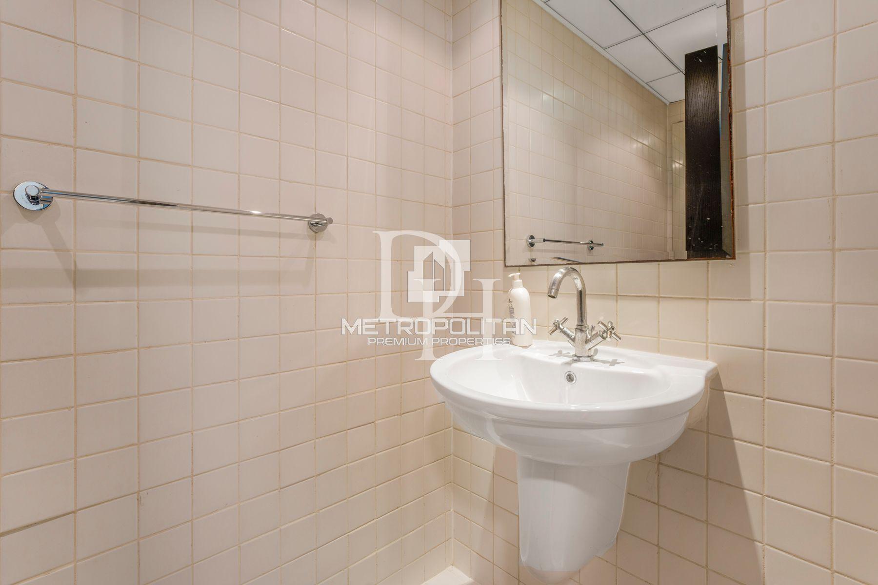 Apartments, UAE, Emirate of Dubai, Dubai Marina, 2 450 000 Dh photo 12