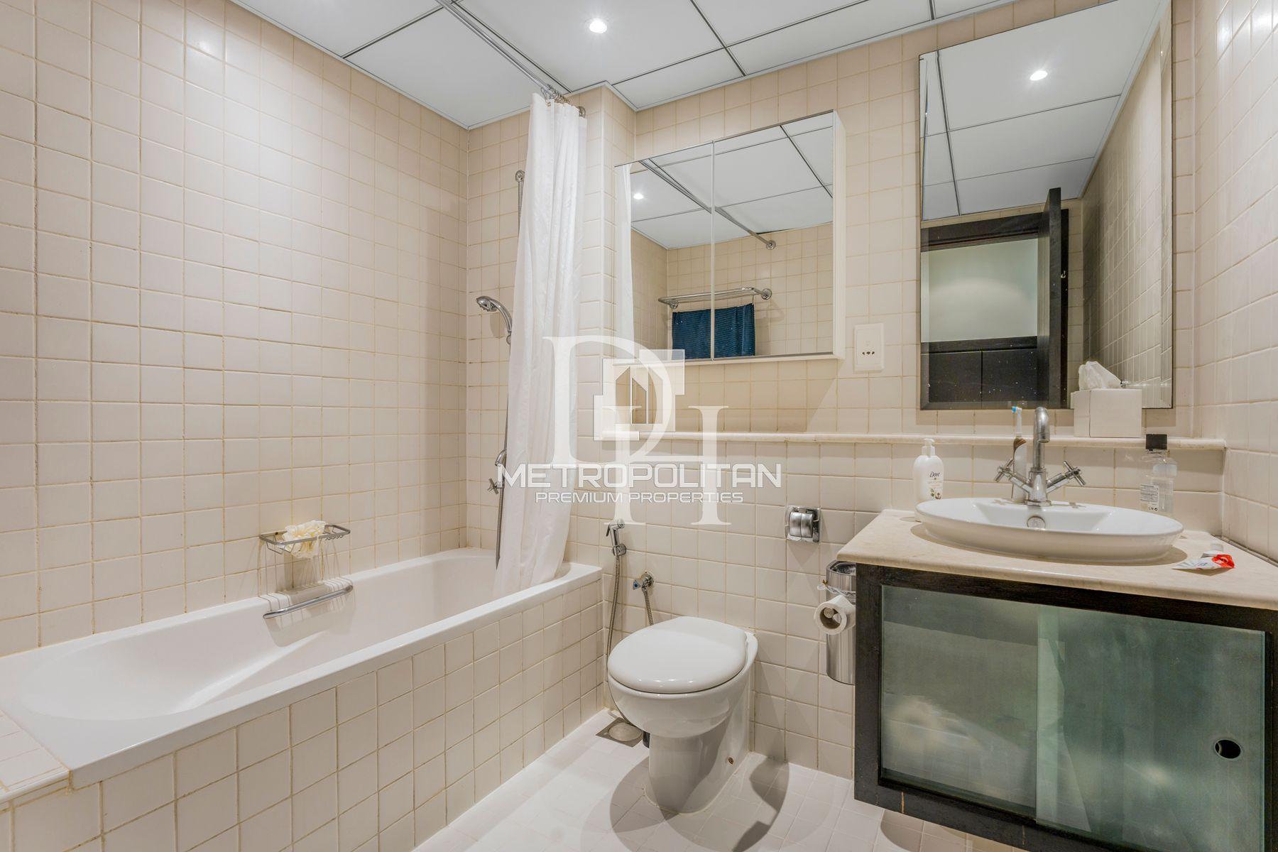 Apartments, UAE, Emirate of Dubai, Dubai Marina, 2 450 000 Dh photo 15