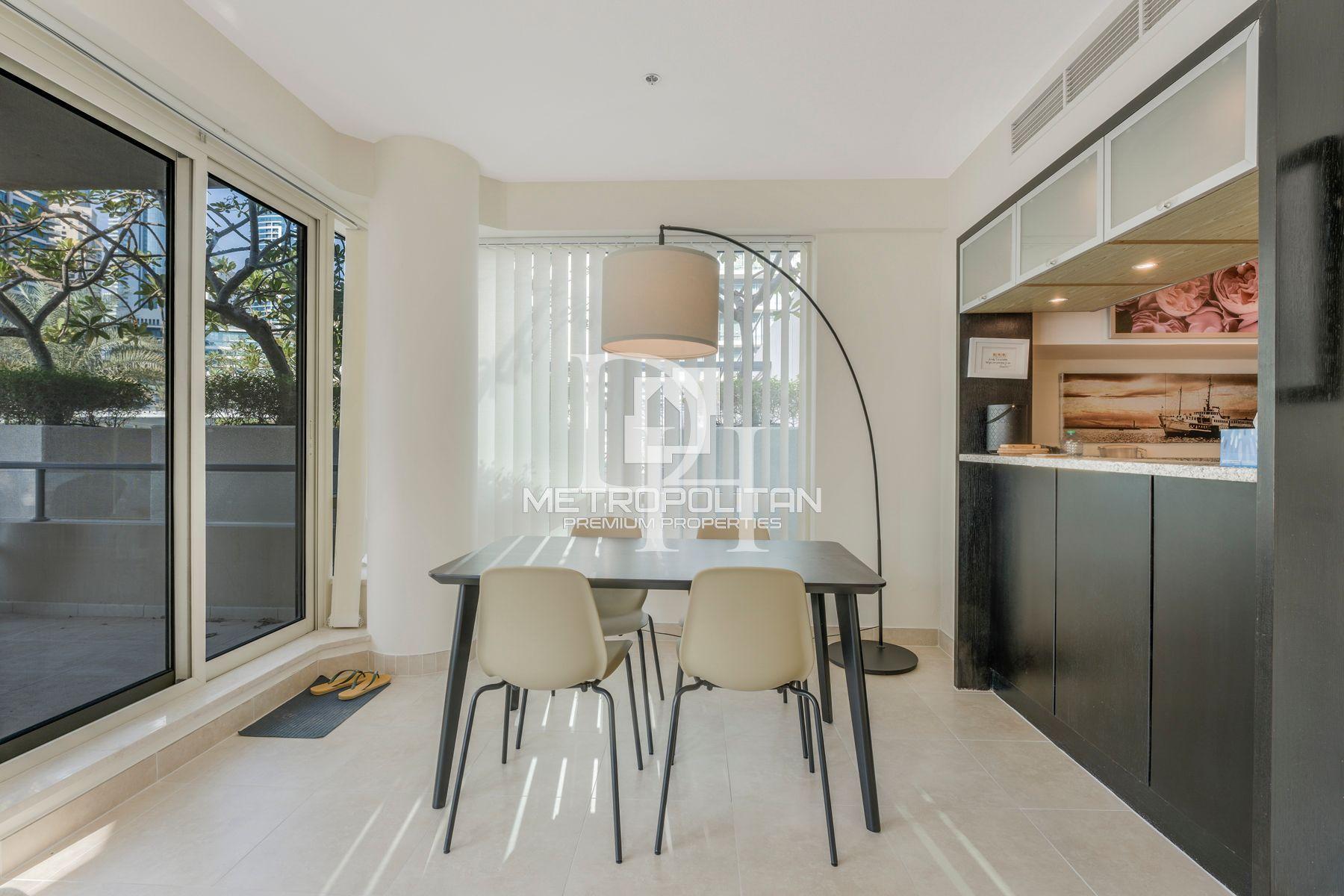 Apartments, UAE, Emirate of Dubai, Dubai Marina, 2 450 000 Dh photo 6