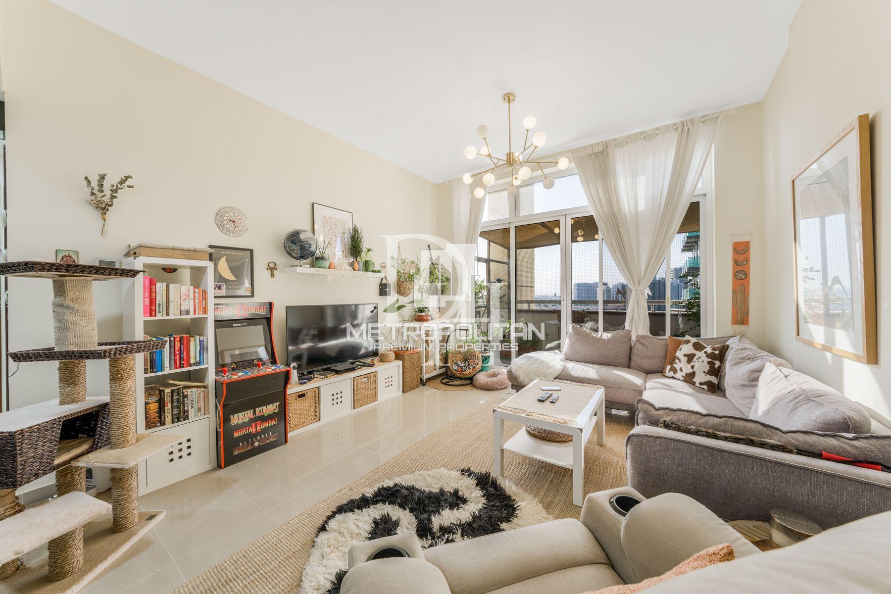 Apartments, UAE, Emirate of Dubai, Jumeirah, 1 100 000 Dh photo 1