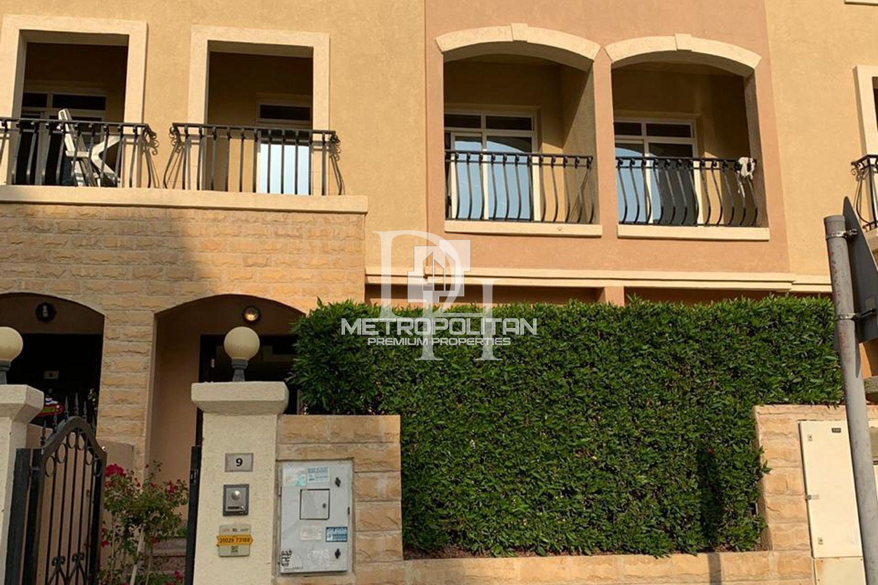 House / Townhouse, UAE, Emirate of Dubai, Jumeirah, 2 350 000 Dh photo 1