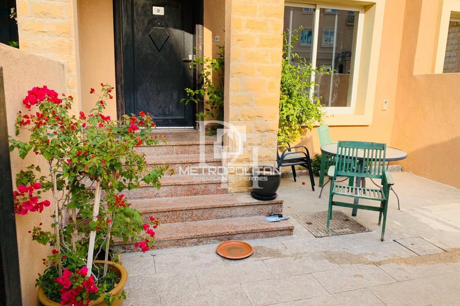 House / Townhouse, UAE, Emirate of Dubai, Jumeirah, 2 350 000 Dh photo 2