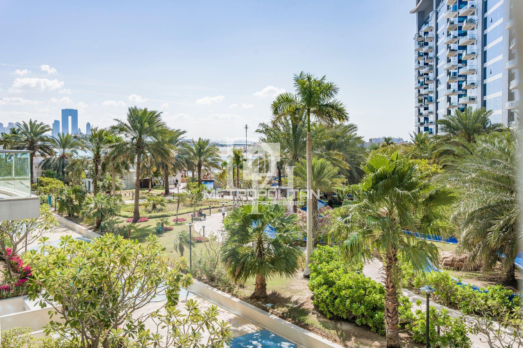 Apartments, UAE, Emirate of Dubai, Palm Jumeirah, 5 999 999 Dh photo 1