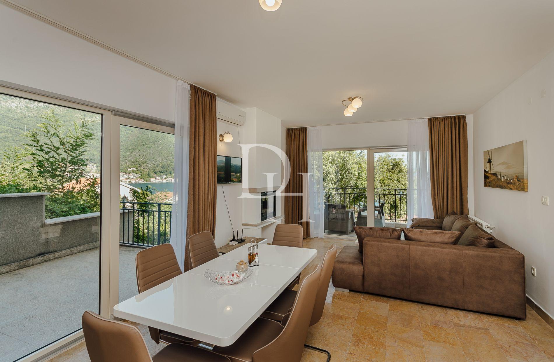 Апартаменты, Черногория, О. Херцег-Нови, Герцег-Нови, 195 000 € фото 1