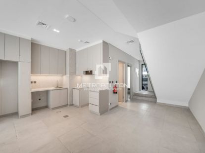 Таунхаус у Дубаї, ОАЕ за 3 700 000Dh (ID:73271)