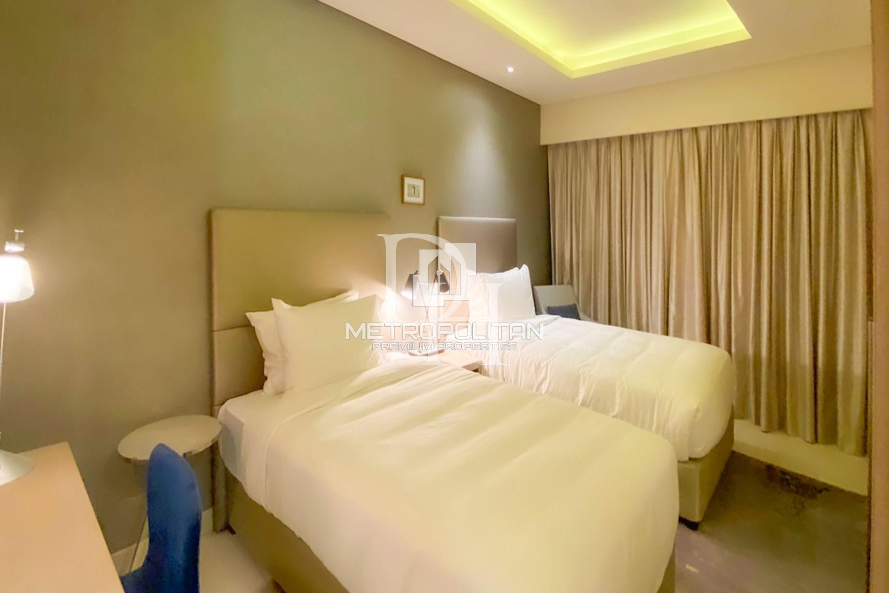 Apartments, UAE, Emirate of Dubai, Dubai, 2 400 000 Dh photo 1