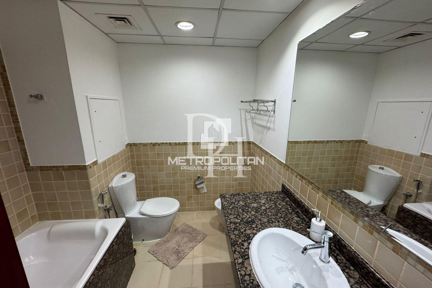 Apartments, UAE, Emirate of Dubai, Jumeirah, 1 650 000 Dh photo 14