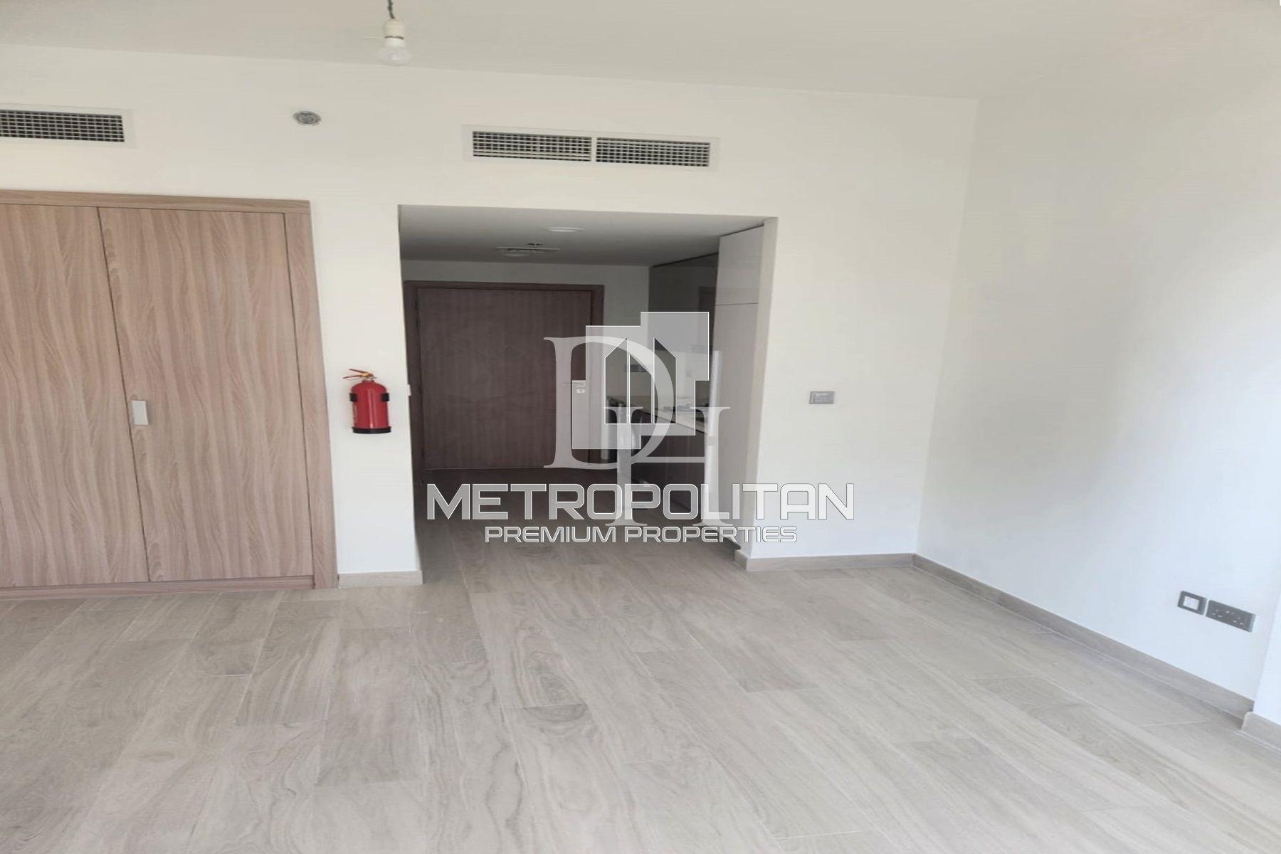 Apartments, UAE, Emirate of Dubai, Dubai, 750 000 Dh photo 1