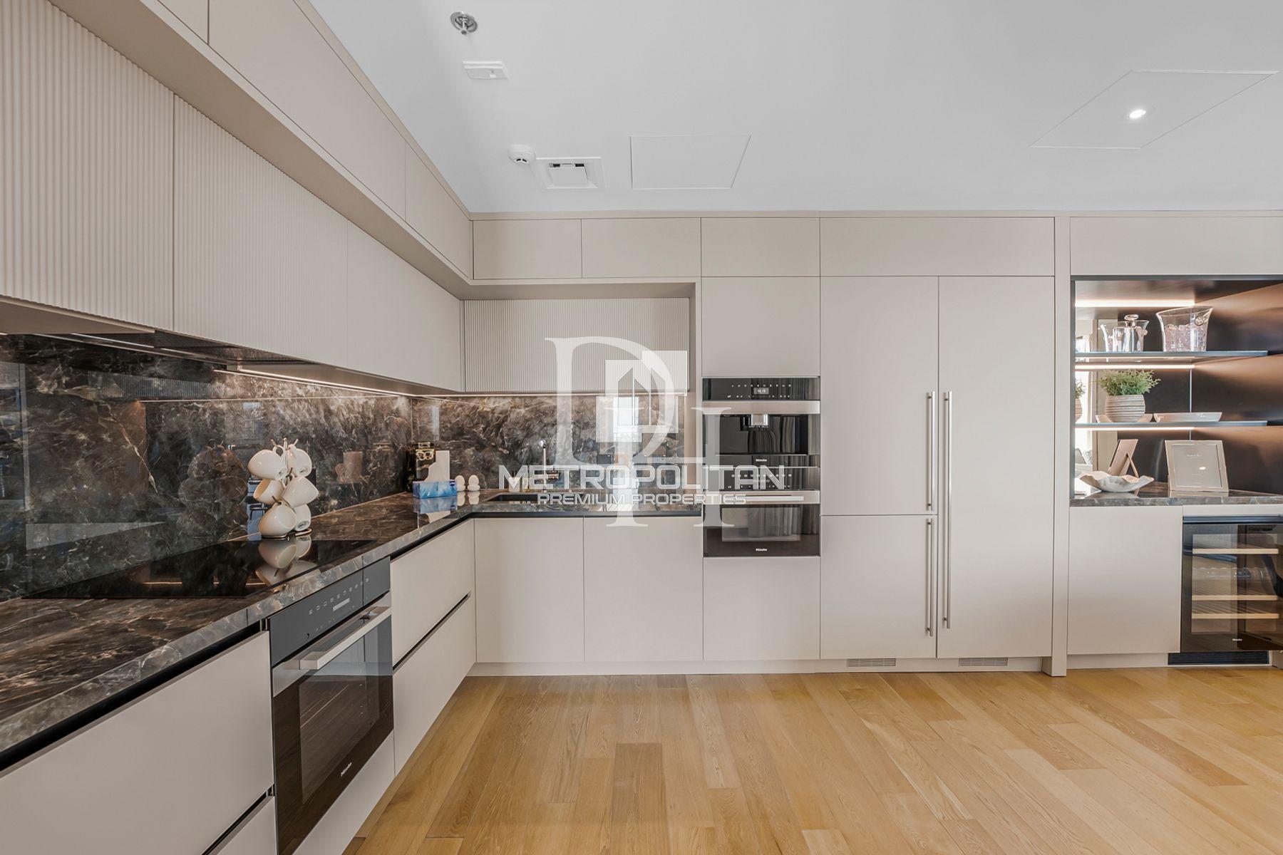 Apartments, UAE, Emirate of Dubai, Jumeirah, 26 000 000 Dh photo 13