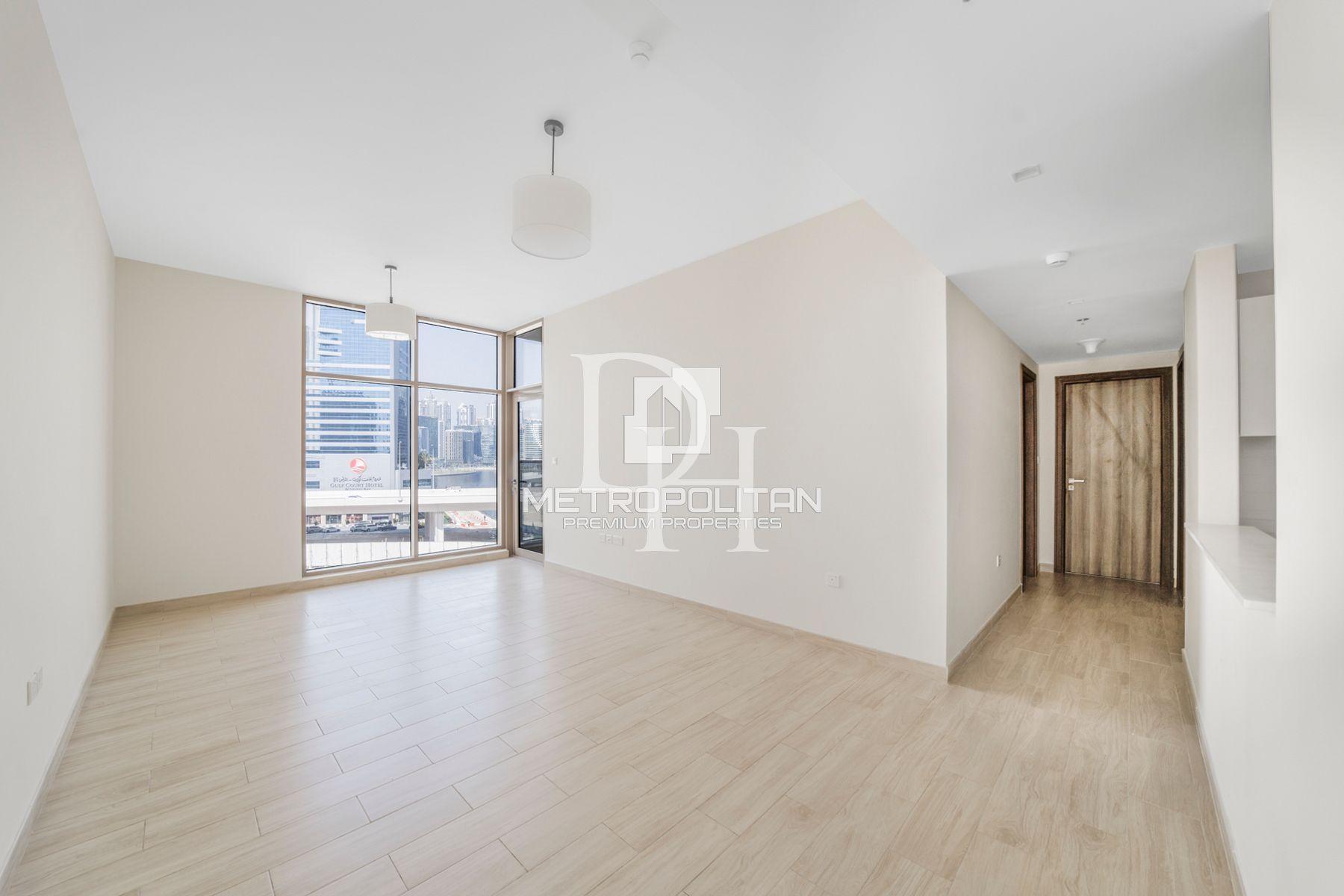 Apartments, UAE, Emirate of Dubai, Dubai, 2 400 000 Dh photo 1