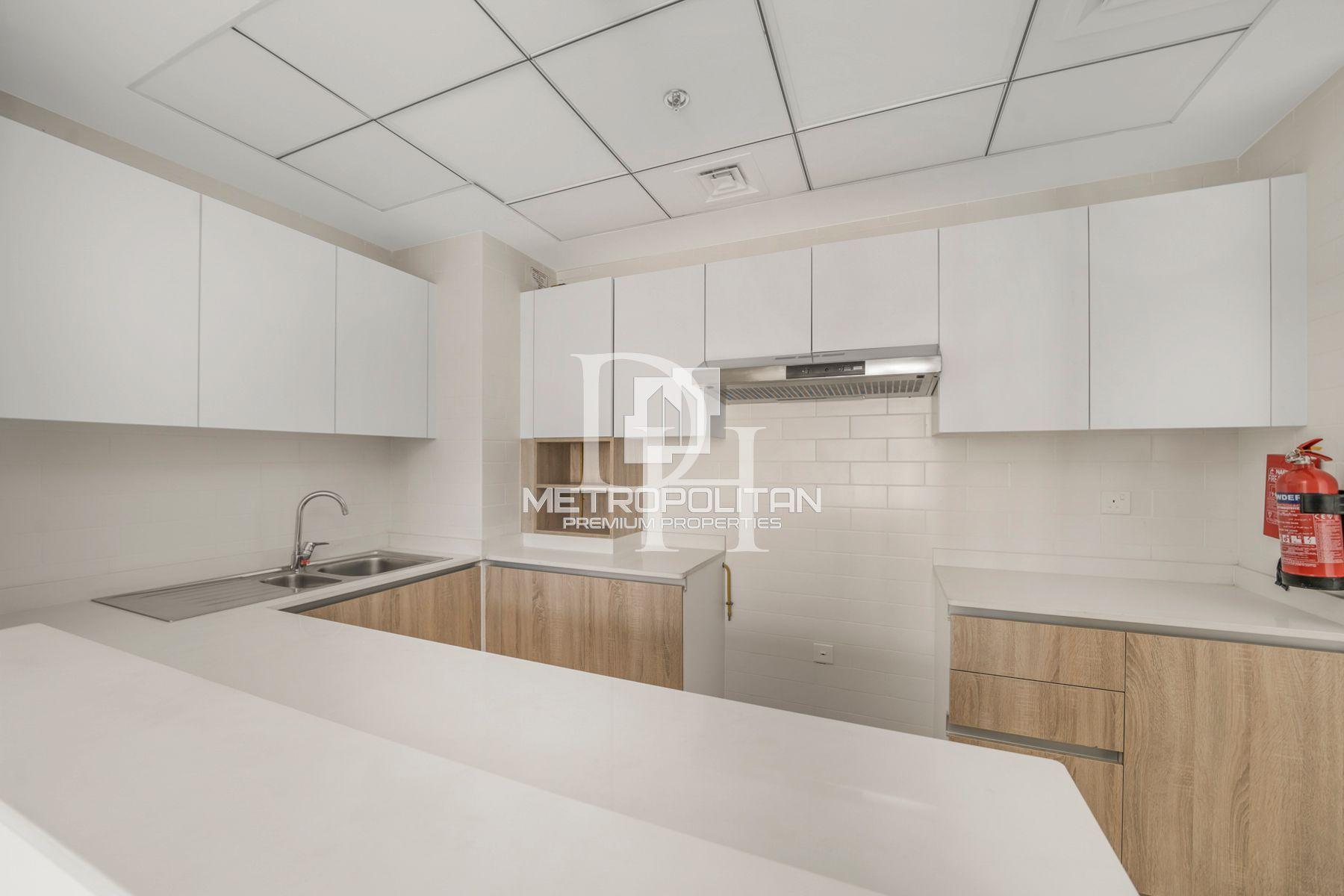 Apartments, UAE, Emirate of Dubai, Dubai, 2 400 000 Dh photo 4