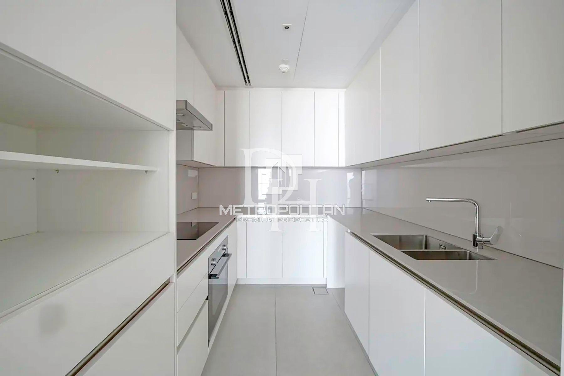 Apartments, UAE, Emirate of Dubai, Jumeirah, 4 100 000 Dh photo 3